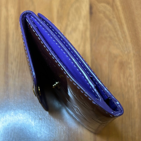 Authentic Louis Vuitton Ludlow Patent Leather Wallet
Card Case - Picture 7 of 16